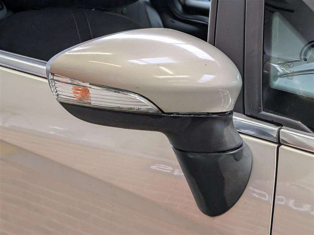 <p>2014 FORD B-MAX ZETEC TDCI</p>