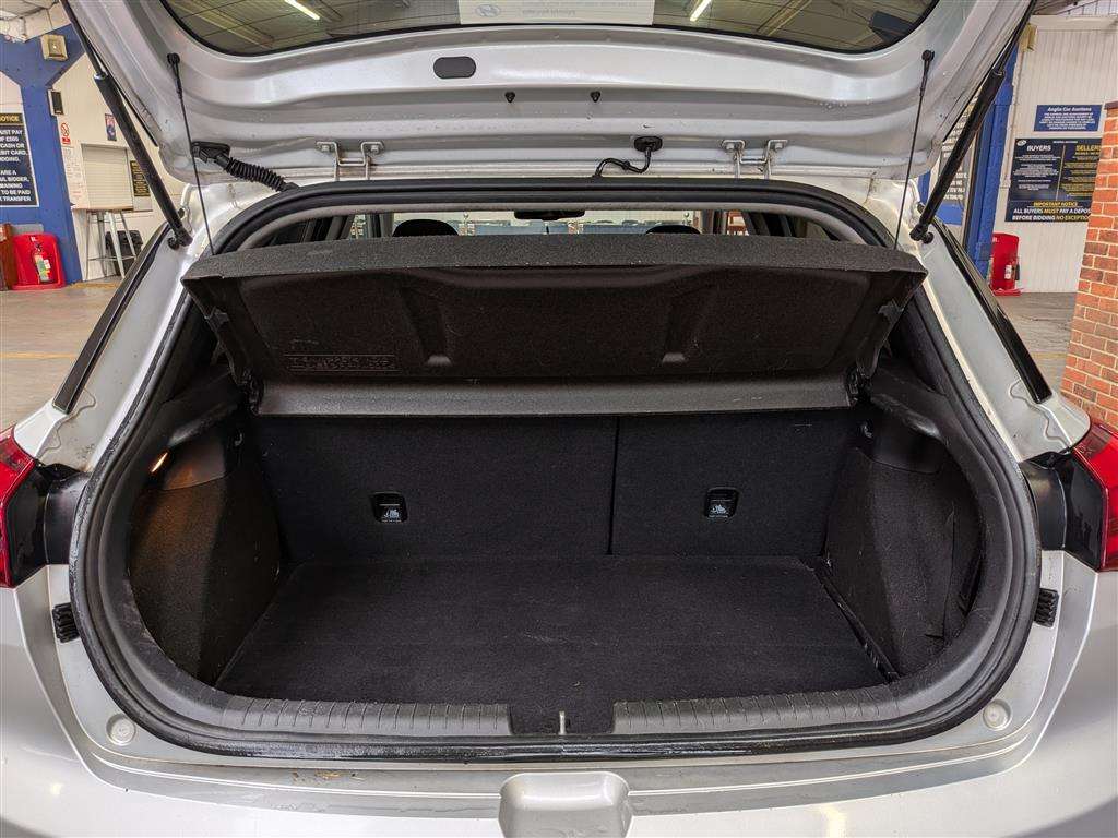 <p>2018 HYUNDAI I20 PREMIUM SE NAV MPI</p>