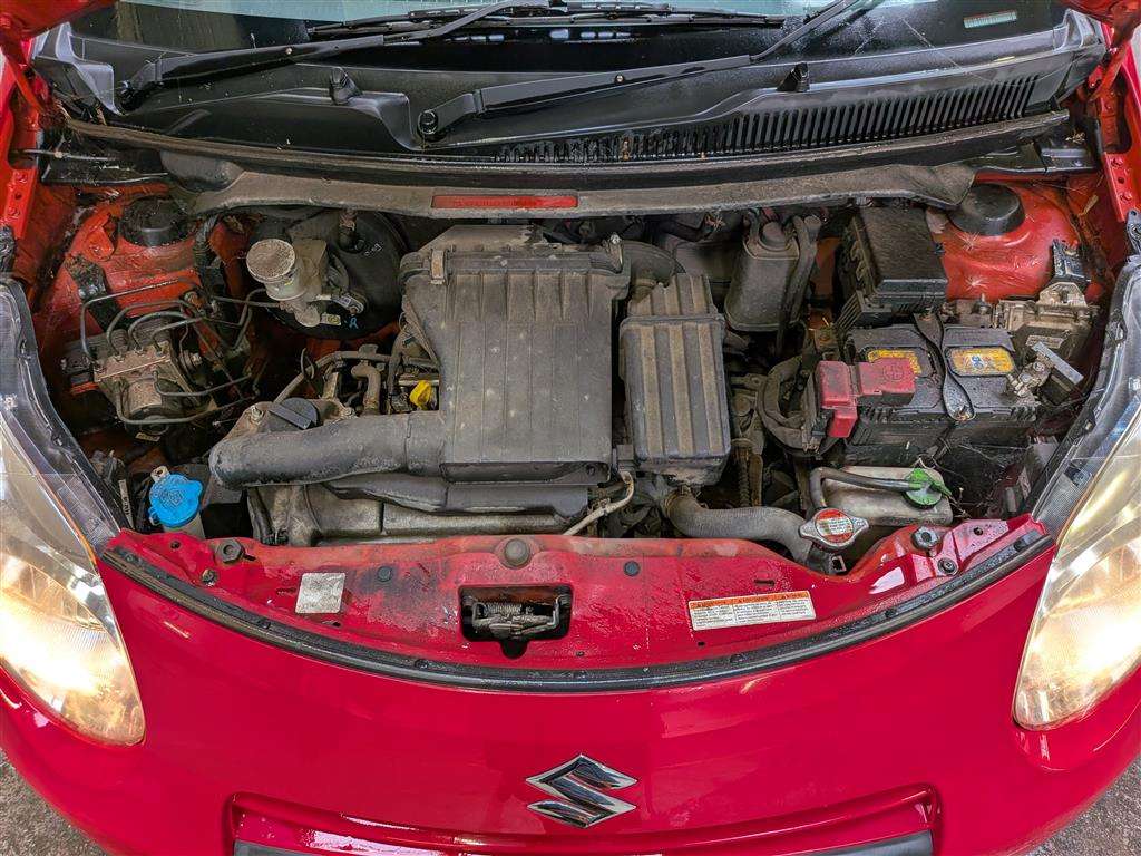 <p>2013 SUZUKI ALTO SZ</p>