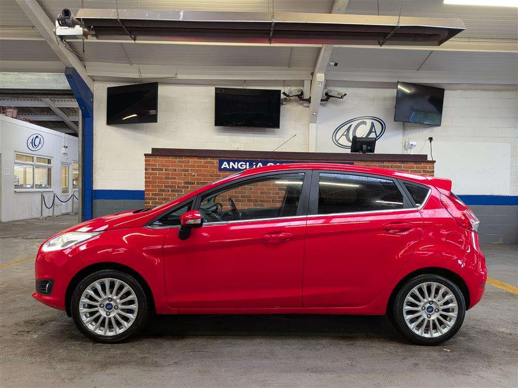 <p>2014 FORD FIESTA TITANIUM</p>