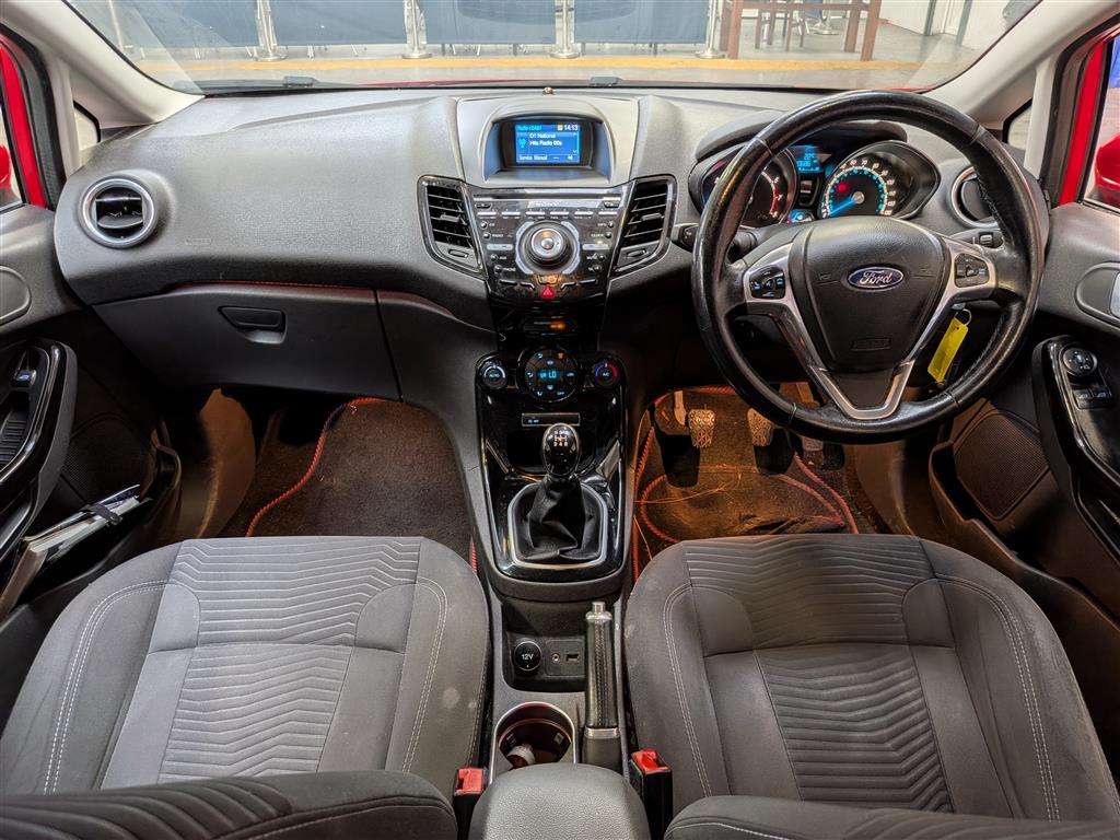 <p>2014 FORD FIESTA TITANIUM</p>