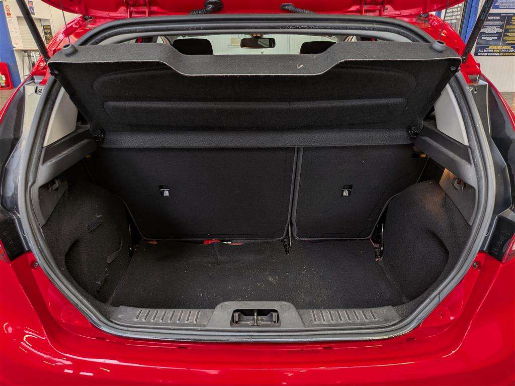 <p>2014 FORD FIESTA TITANIUM</p>