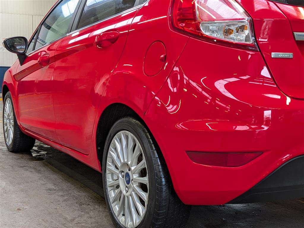<p>2014 FORD FIESTA TITANIUM</p>