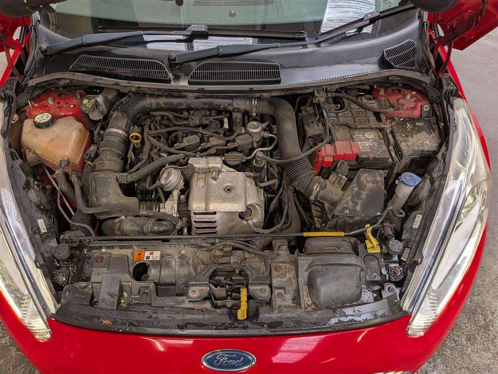 <p>2014 FORD FIESTA TITANIUM</p>