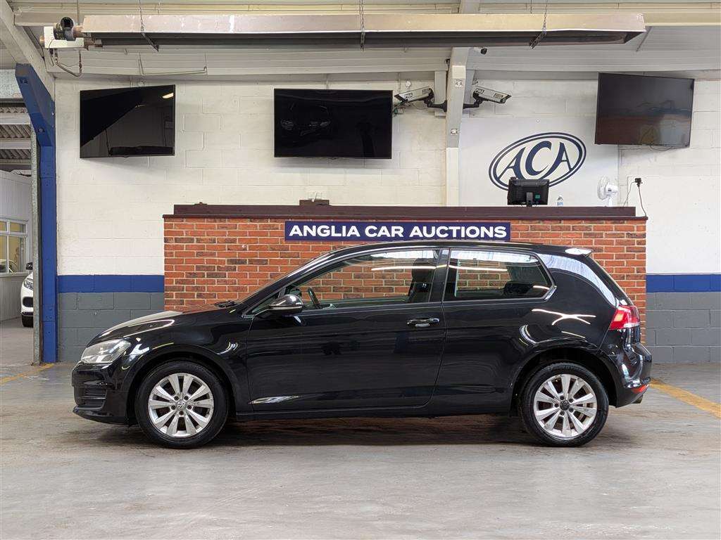 <p>2013 VOLKSWAGEN GOLF SE BLUEMOTION TECH T</p>