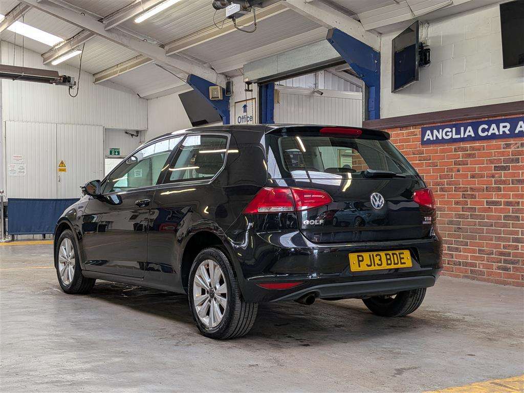 <p>2013 VOLKSWAGEN GOLF SE BLUEMOTION TECH T</p>