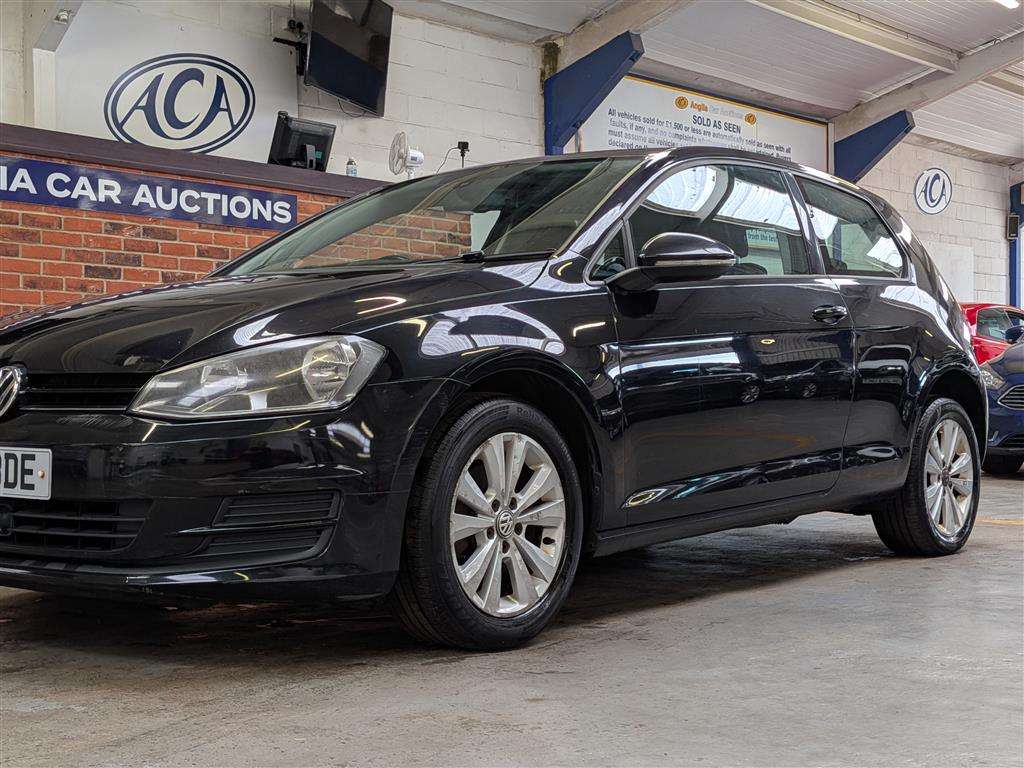 <p>2013 VOLKSWAGEN GOLF SE BLUEMOTION TECH T</p>