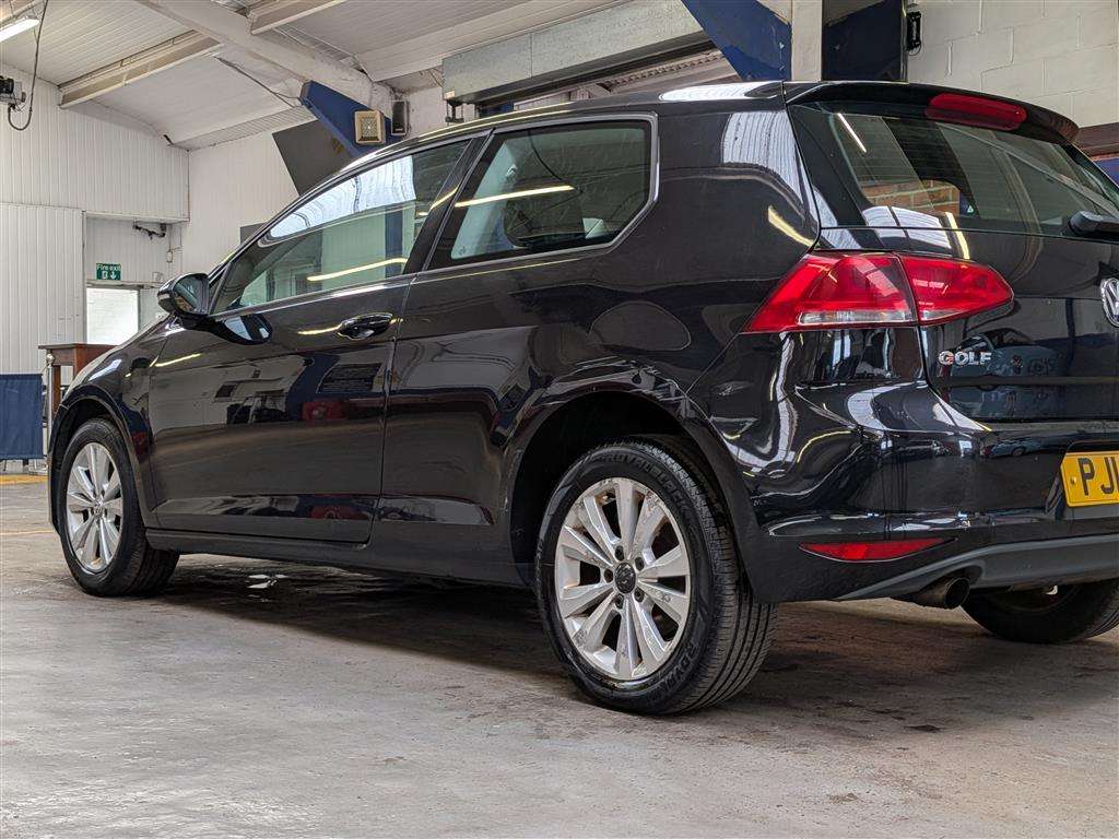 <p>2013 VOLKSWAGEN GOLF SE BLUEMOTION TECH T</p>