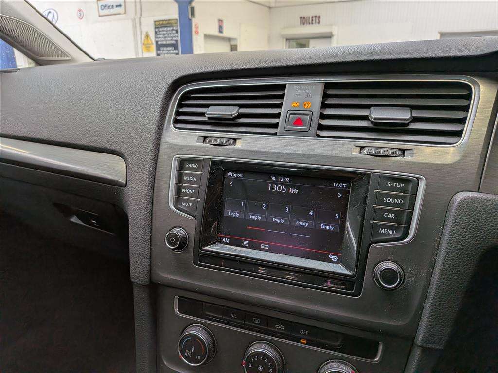 <p>2013 VOLKSWAGEN GOLF SE BLUEMOTION TECH T</p>