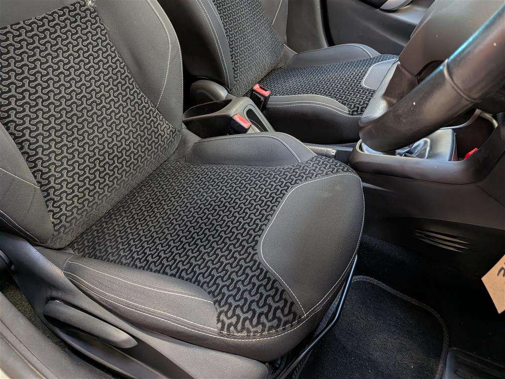 <p>2010 CITROEN C3 VTR+</p>