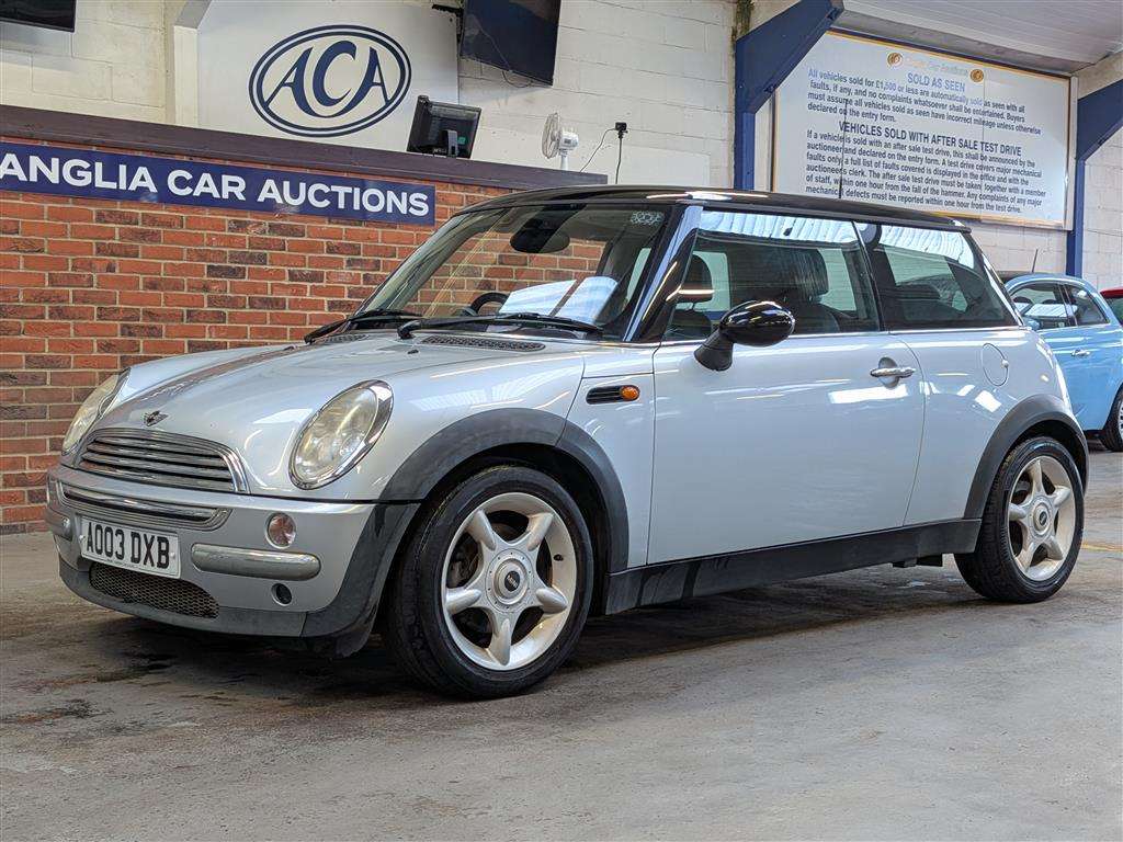 <p>2003 MINI MINI COOPER</p>