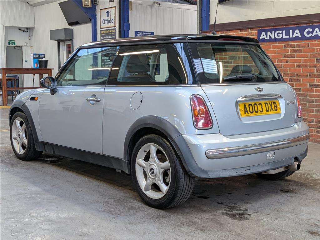 <p>2003 MINI MINI COOPER</p>