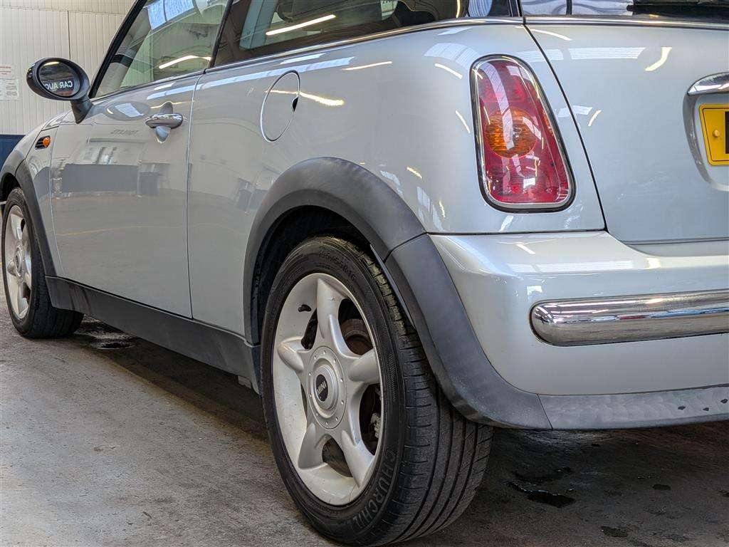 <p>2003 MINI MINI COOPER</p>