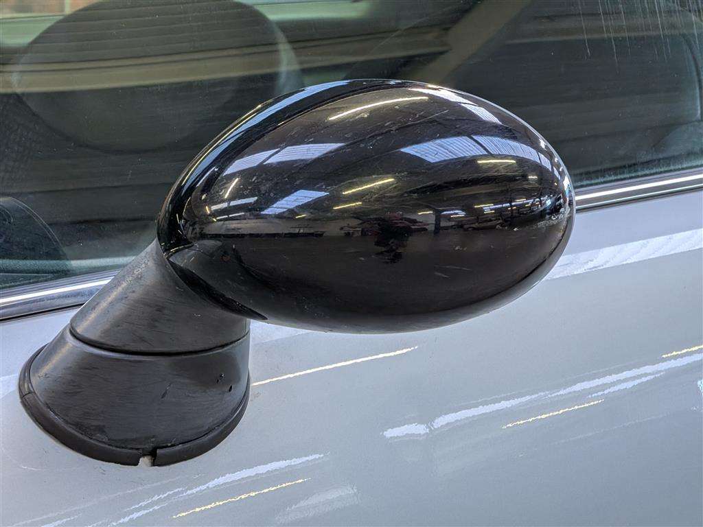 <p>2003 MINI MINI COOPER</p>