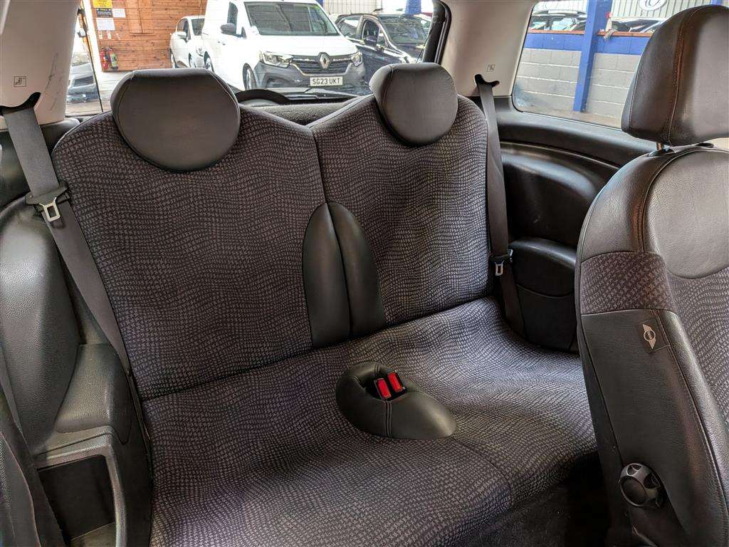 <p>2003 MINI MINI COOPER</p>