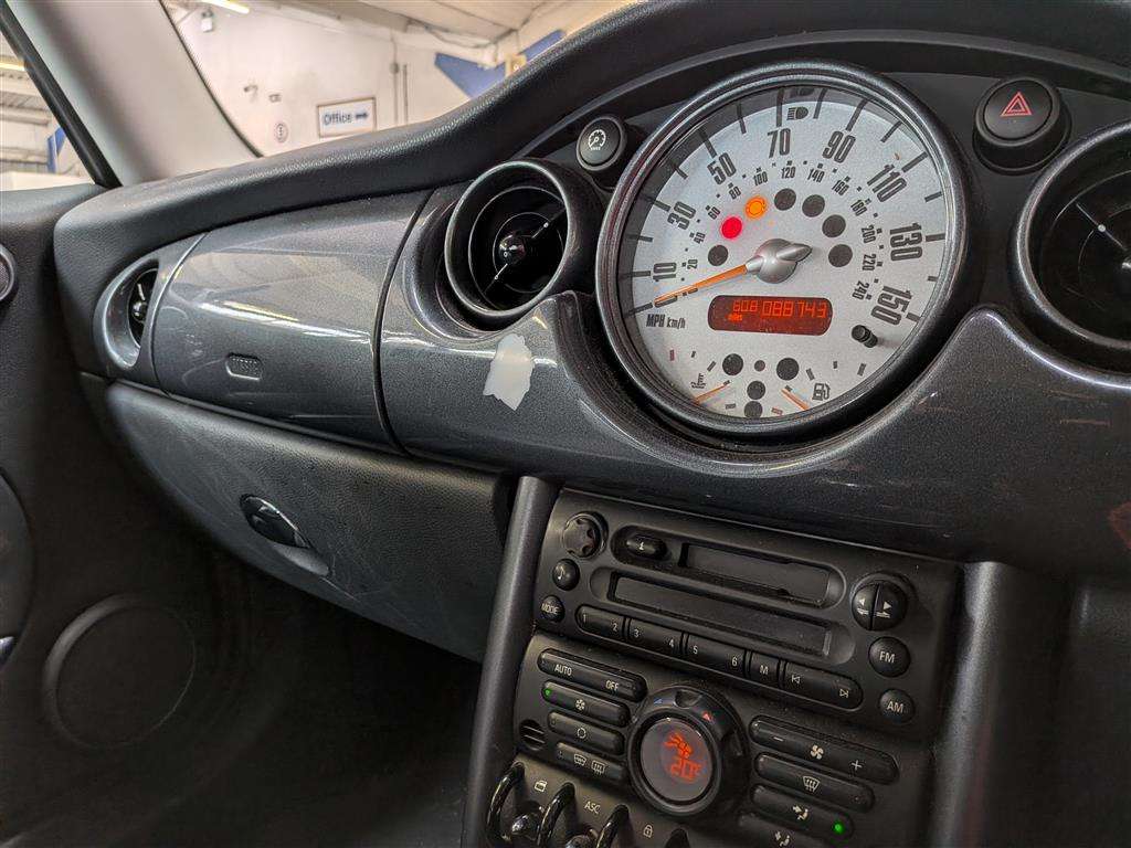 <p>2003 MINI MINI COOPER</p>