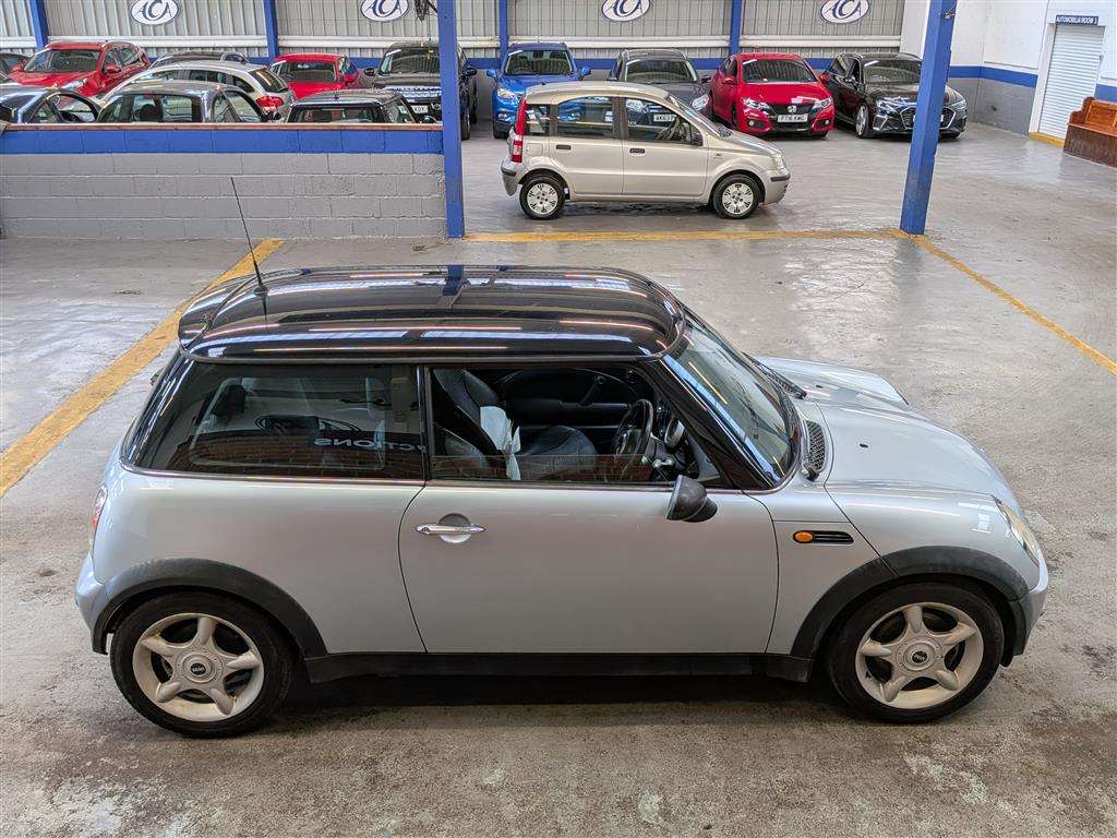 <p>2003 MINI MINI COOPER</p>