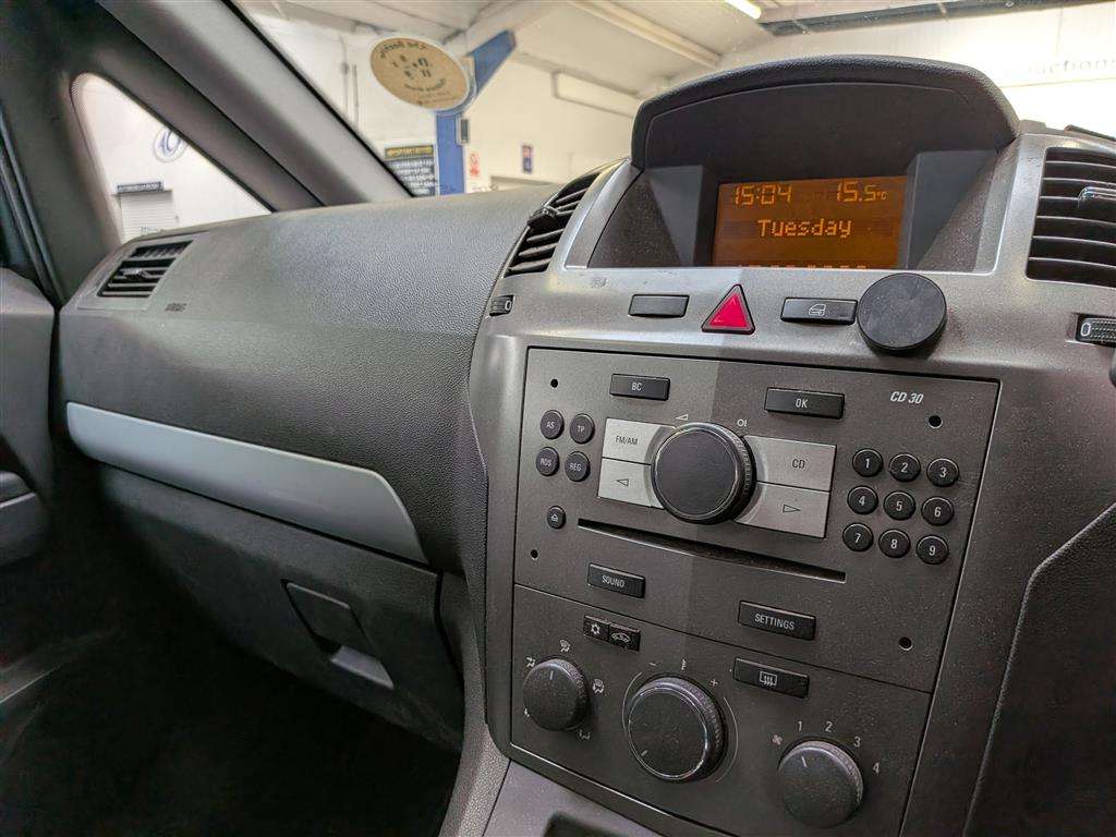 <p>2007 VAUXHALL ZAFIRA CLUB</p>