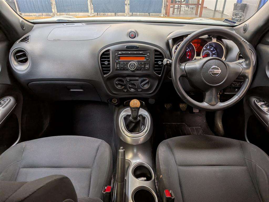 <p>2011 NISSAN JUKE VISIA</p>