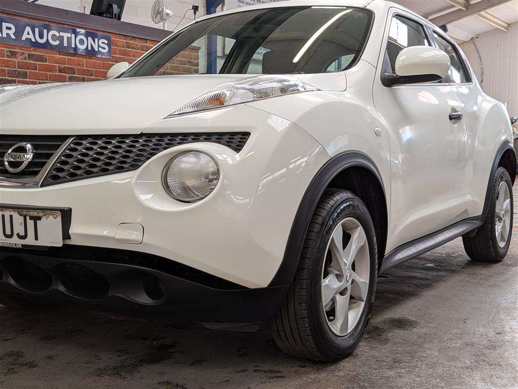 <p>2011 NISSAN JUKE VISIA</p>