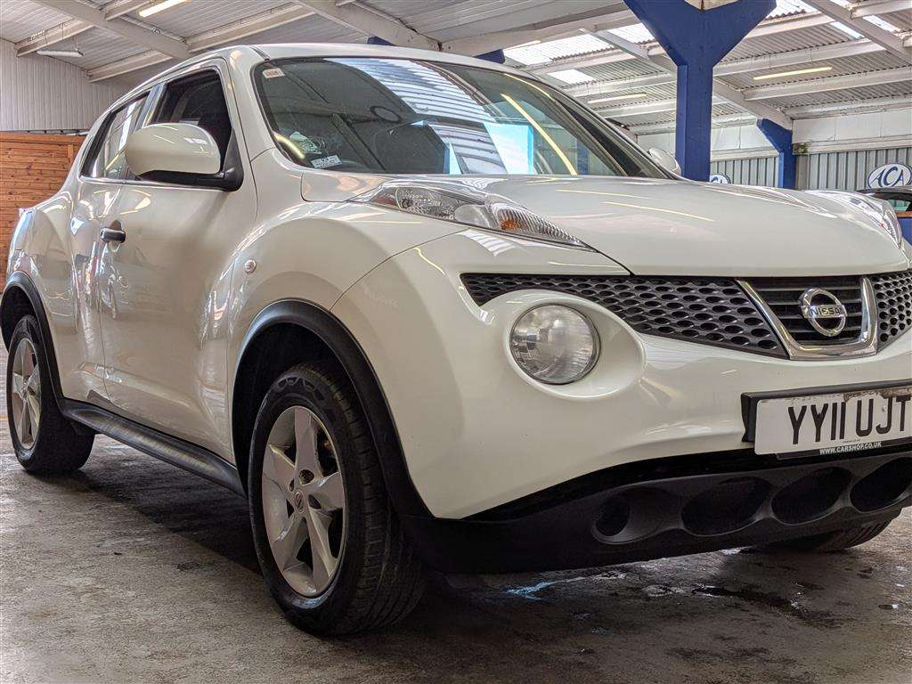 <p>2011 NISSAN JUKE VISIA</p>