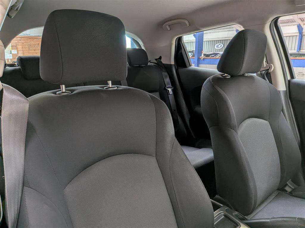 <p>2011 NISSAN JUKE VISIA</p>