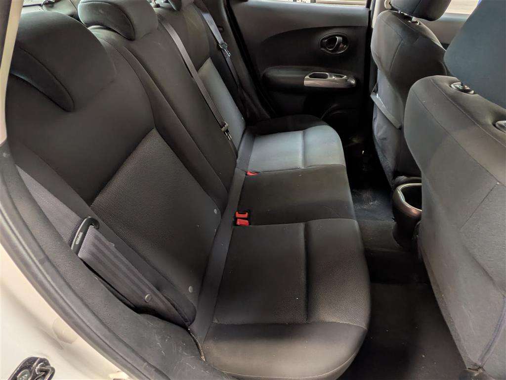 <p>2011 NISSAN JUKE VISIA</p>