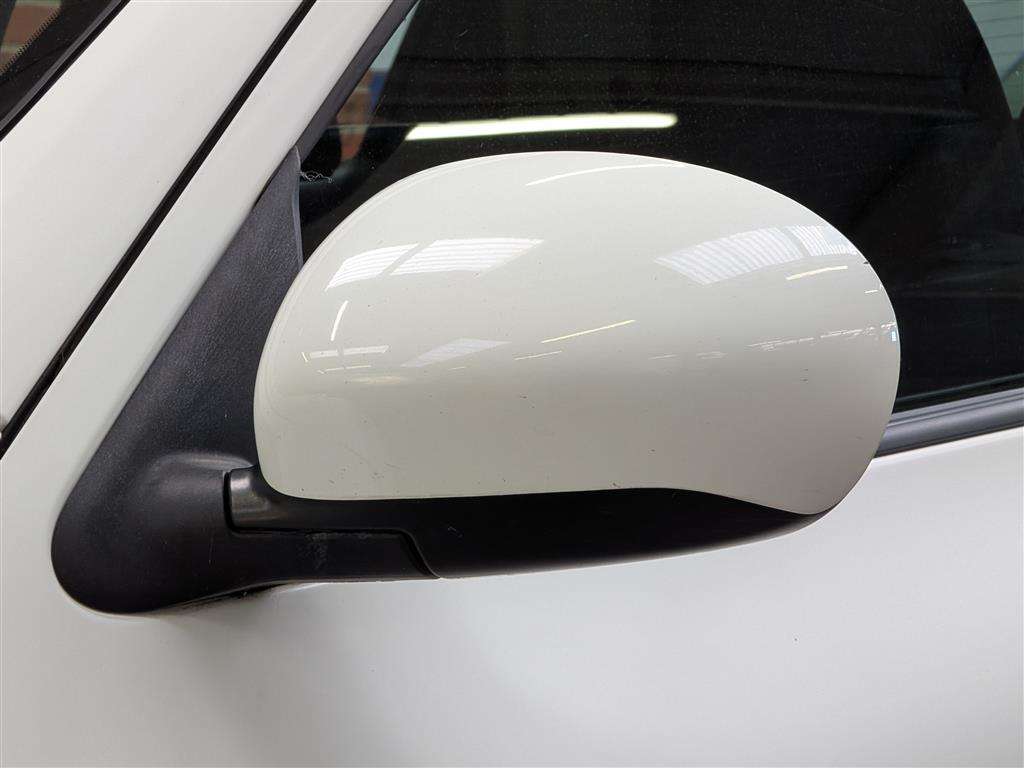 <p>2011 NISSAN JUKE VISIA</p>