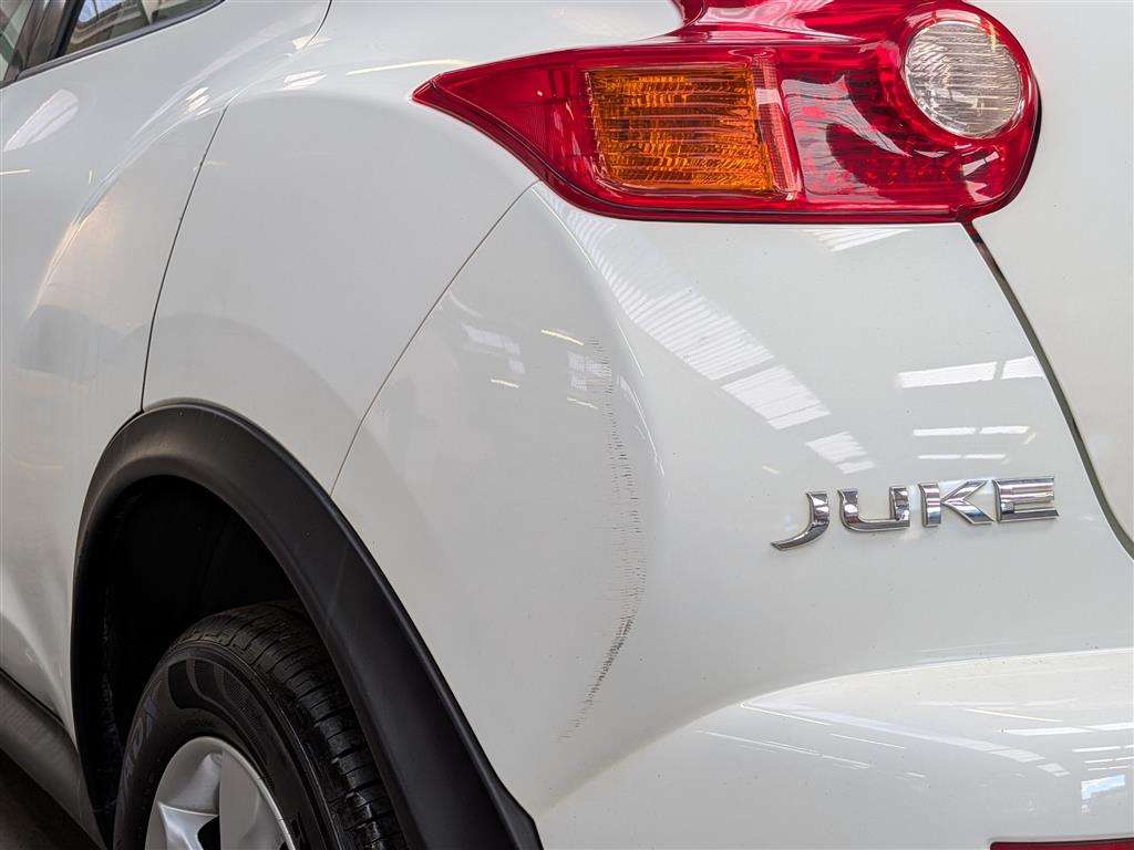 <p>2011 NISSAN JUKE VISIA</p>
