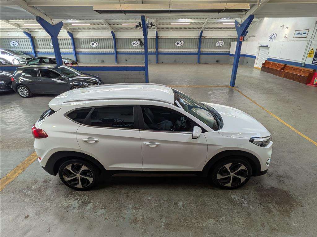 <p>2016 HYUNDAI TUCSON PREM B-DRIVE 2WD C</p>