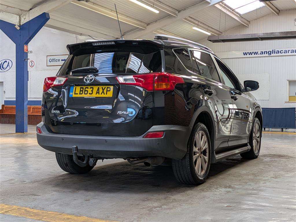 <p>2014 TOYOTA RAV4 INVINCIBLE D-4D 4X2</p>