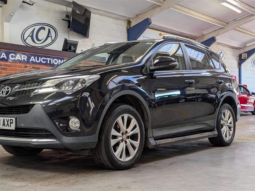 <p>2014 TOYOTA RAV4 INVINCIBLE D-4D 4X2</p>