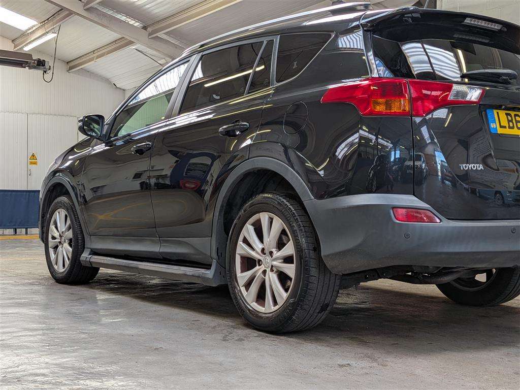 <p>2014 TOYOTA RAV4 INVINCIBLE D-4D 4X2</p>