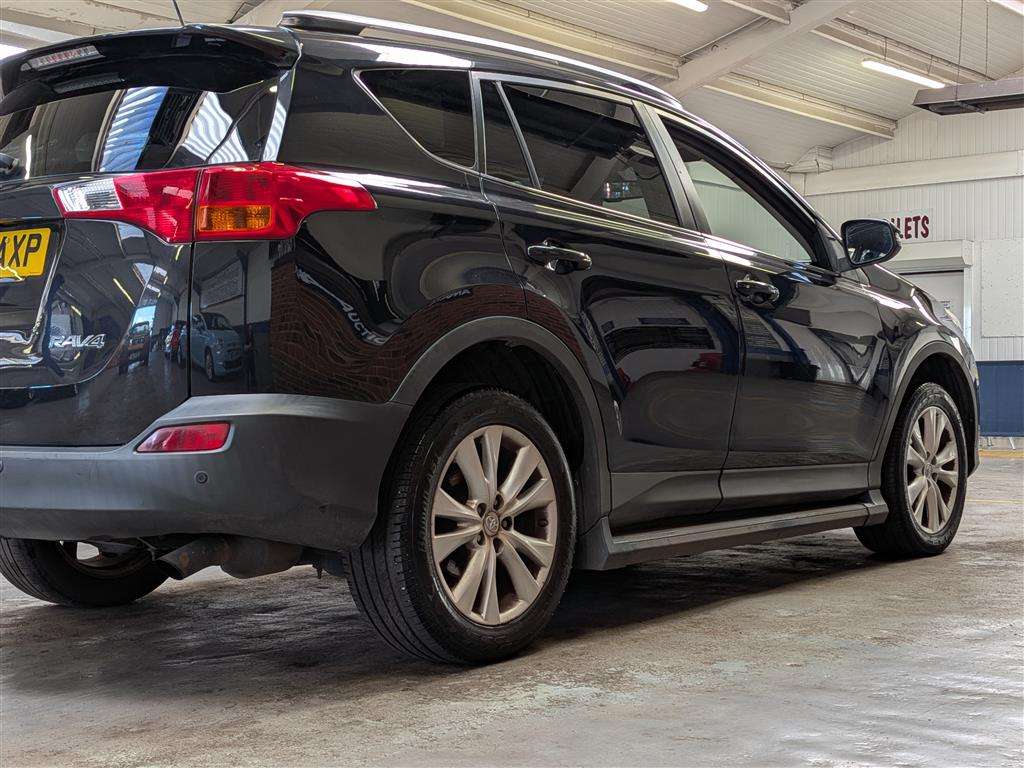 <p>2014 TOYOTA RAV4 INVINCIBLE D-4D 4X2</p>