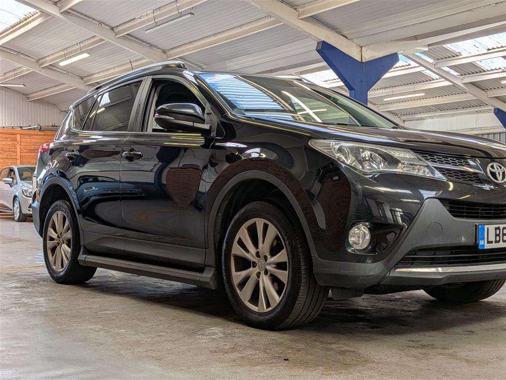 <p>2014 TOYOTA RAV4 INVINCIBLE D-4D 4X2</p>
