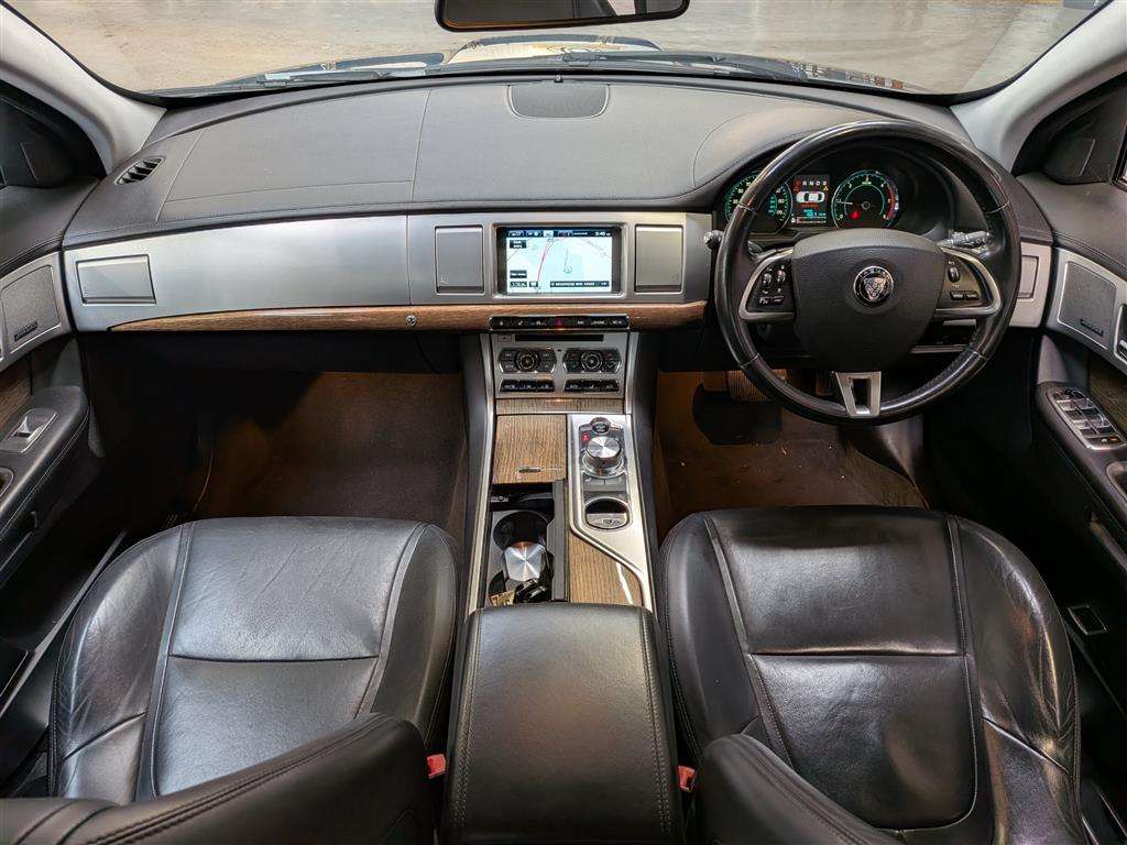 <p>2014 JAGUAR XF PREMIUM LUXURY D AUTO</p>