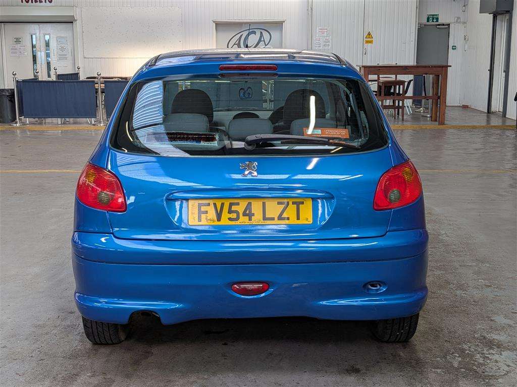 <p>2005 PEUGEOT 206 SPORT</p>