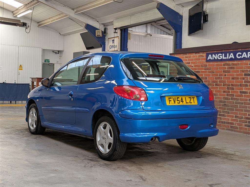 <p>2005 PEUGEOT 206 SPORT</p>