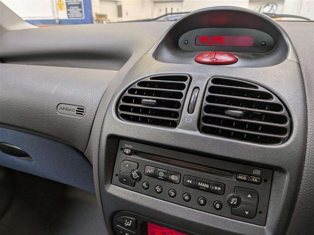 <p>2005 PEUGEOT 206 SPORT</p>