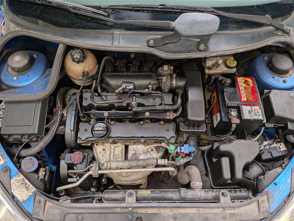 <p>2005 PEUGEOT 206 SPORT</p>