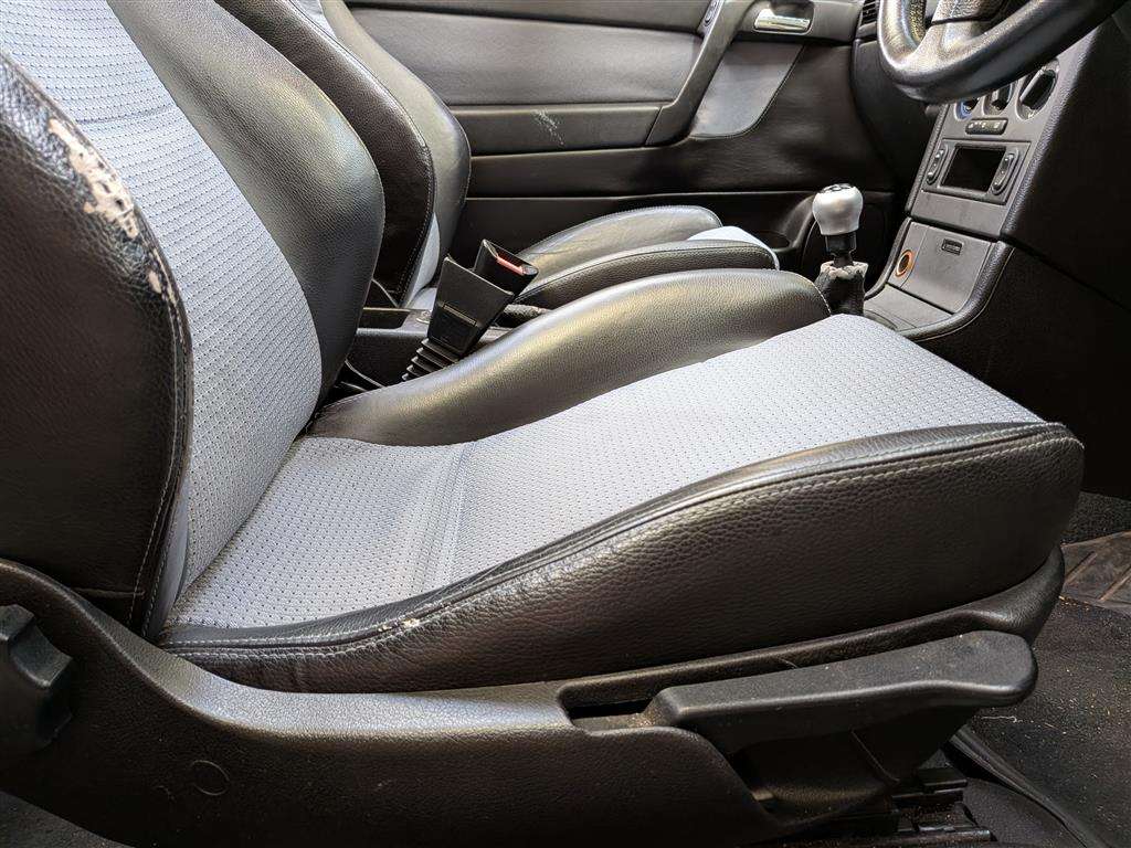 <p>2005 VAUXHALL ASTRA BERTONE EXCLUSIVE</p>