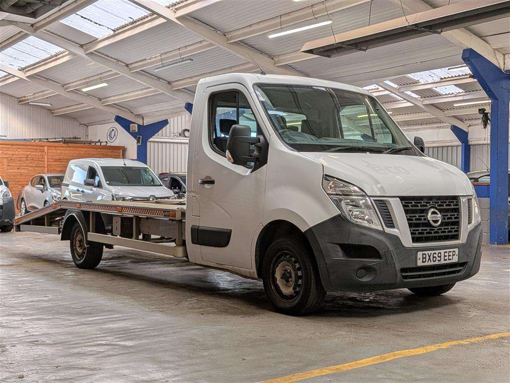 <p>2019 NISSAN NV400 SE DCI</p>