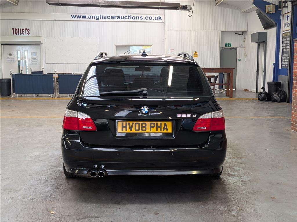<p>2008 BMW 525D SE TOURING</p>