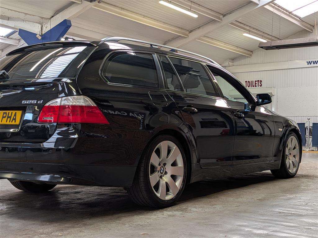 <p>2008 BMW 525D SE TOURING</p>