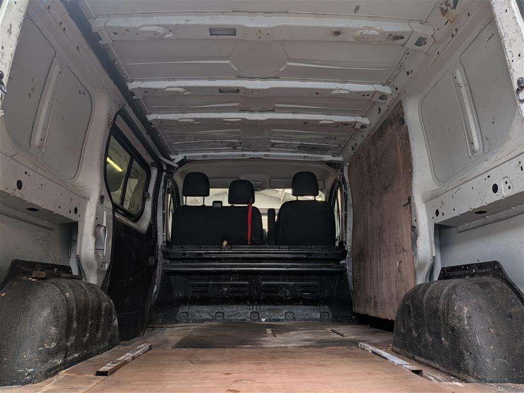<p>2016 RENAULT TRAFIC SL27 BUSINESS DCI</p>
