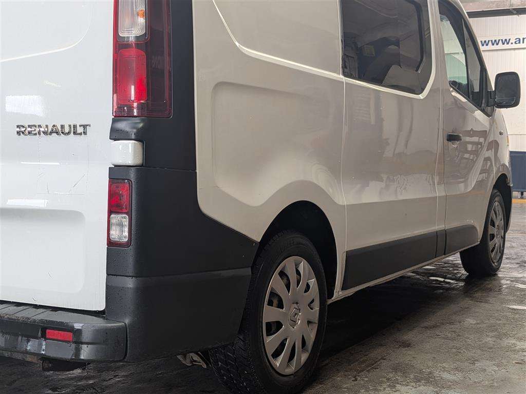 <p>2016 RENAULT TRAFIC SL27 BUSINESS DCI</p>