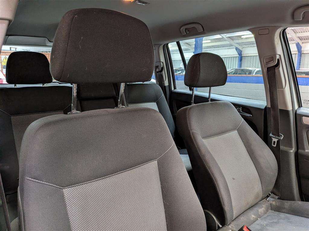 <p>2013 VAUXHALL ZAFIRA DESIGN NAV</p>