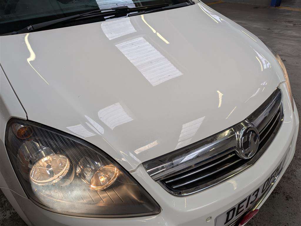 <p>2013 VAUXHALL ZAFIRA DESIGN NAV</p>