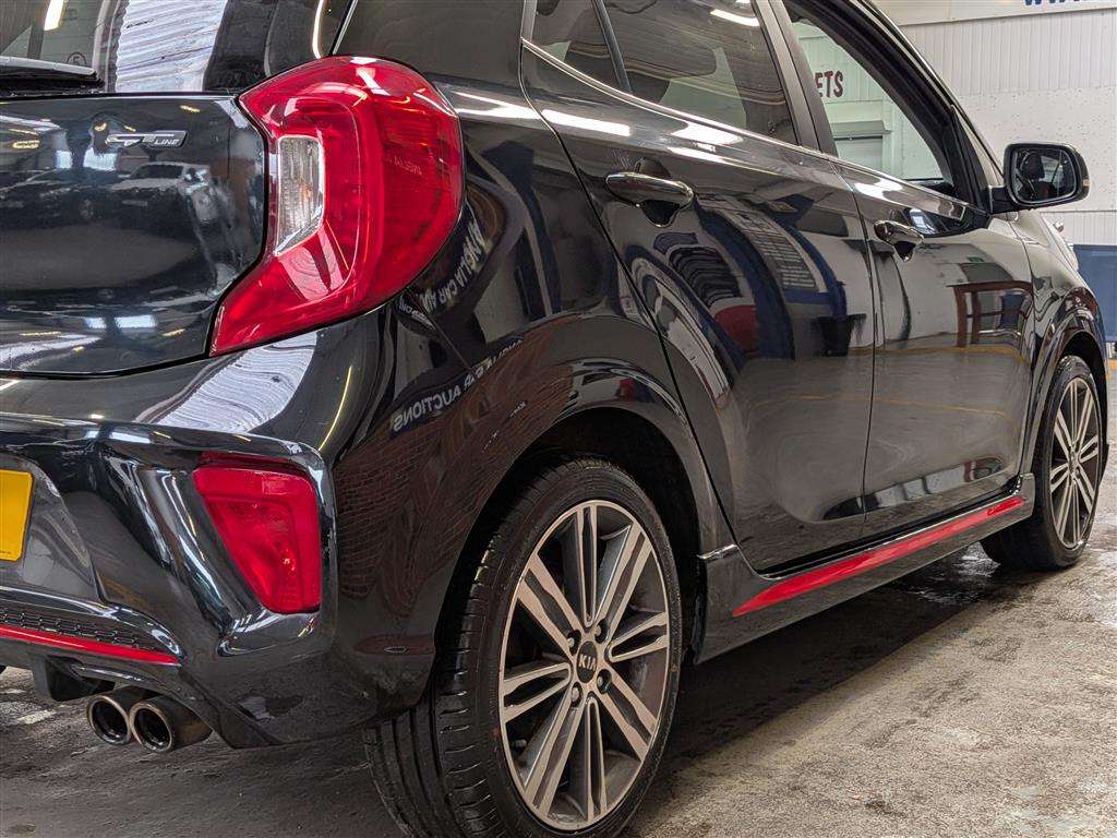 <p>2017 KIA PICANTO GT-LINE</p>