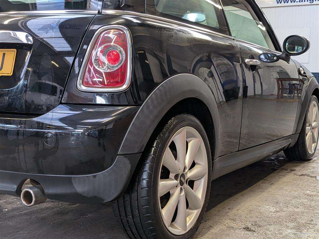 <p>2013 MINI ONE</p>